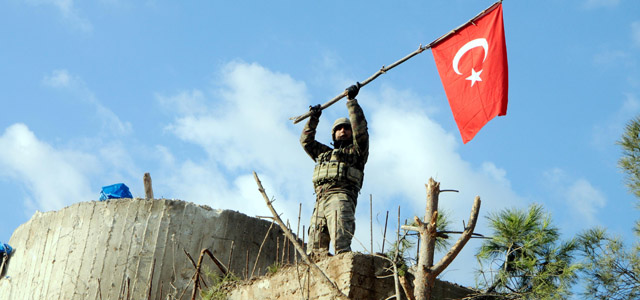 Burseya Dağı'nda Kuleye Türk Bayrağı Asıldı