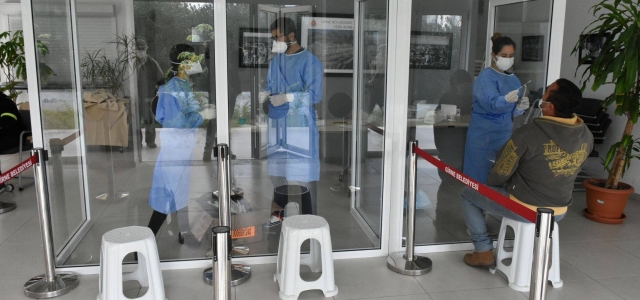 Girne Belediyesi: 'Girne'de aşı ve PCR testine yoğun ilgi olmasına rağmen düzen vardı”