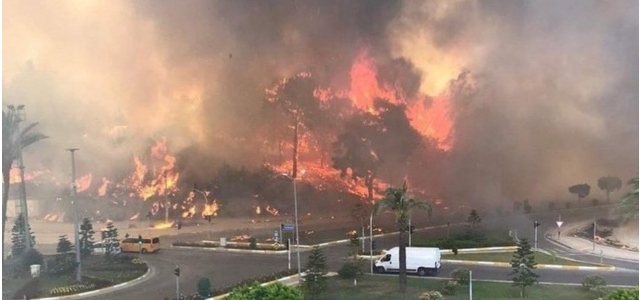 Antalya'daki yangında 1 kişi hayatını kaybetti