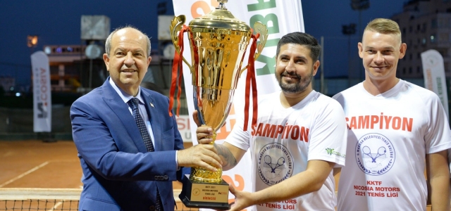 Cumhurbaşkanı Tatar Tenis Federasyonu Kupa Töreni'ne katıldı