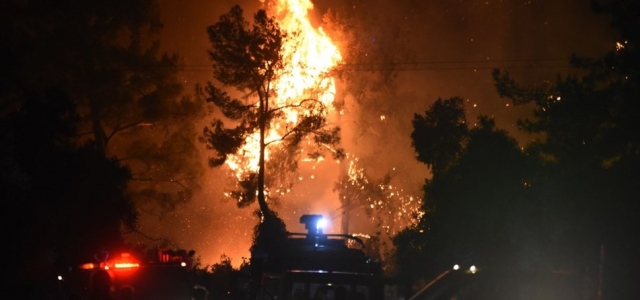 Antalya ve Muğla'daki orman yangınları devam ediyor