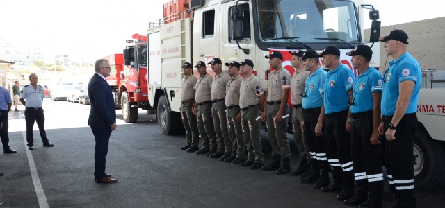 Sivil Savunma Ekibi Türkiye'deki yangınlara müdahale için yola çıktı