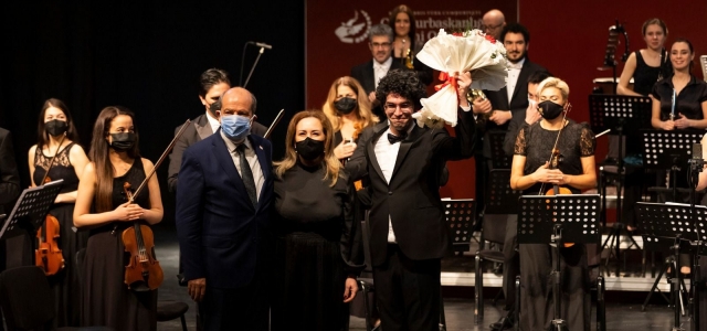 Cumhurbaşkanlığı Senfoni Orkestrası, Küçük ve Denktaş anısına konser verdi