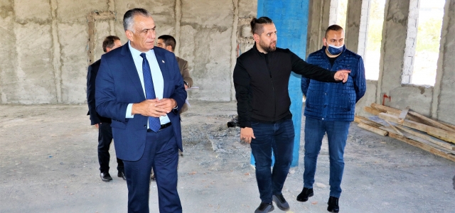 Bakan Çavuşoğlu, Yonpaş Metin Derinel Lisesi inşaatını ziyaret etti