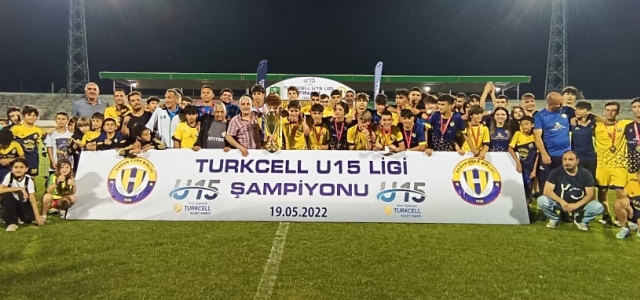 U15'in Şampiyonu Doğan Türk Birliği