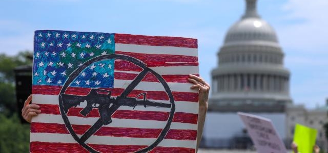 ABD Temsilciler Meclisi, yarı otomatik silah satın alma yaşını 21'e çıkaran tasarıyı onayladı