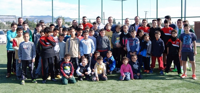 Haspolat Çocuk Futbol Okulu faaliyetlerine başladı