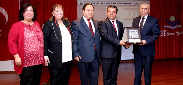 'Yılın Bakanı” ödülünü Kemal Dürüst aldı