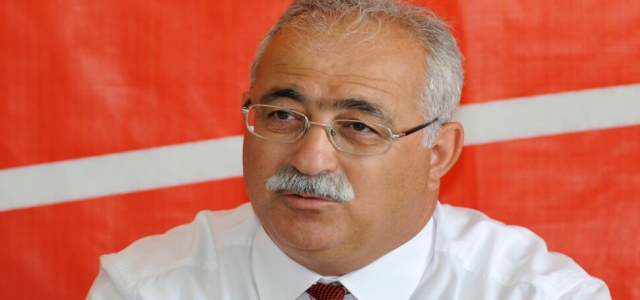 İzzet İzcan: 'Milletvekiline 24 bin 500 TL, işçiye 2 bin 884 TL artış. Bu gidin ölün demektir”