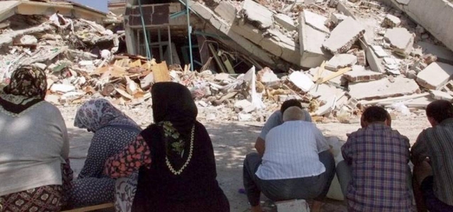 17 Ağustos depreminin 23. yılı: Hayatını kaybeden binlerce kişi anılıyor