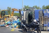 Girne-Tatlısu anayolunda iş aracı devrildi, sürücüsü hafif yaralandı